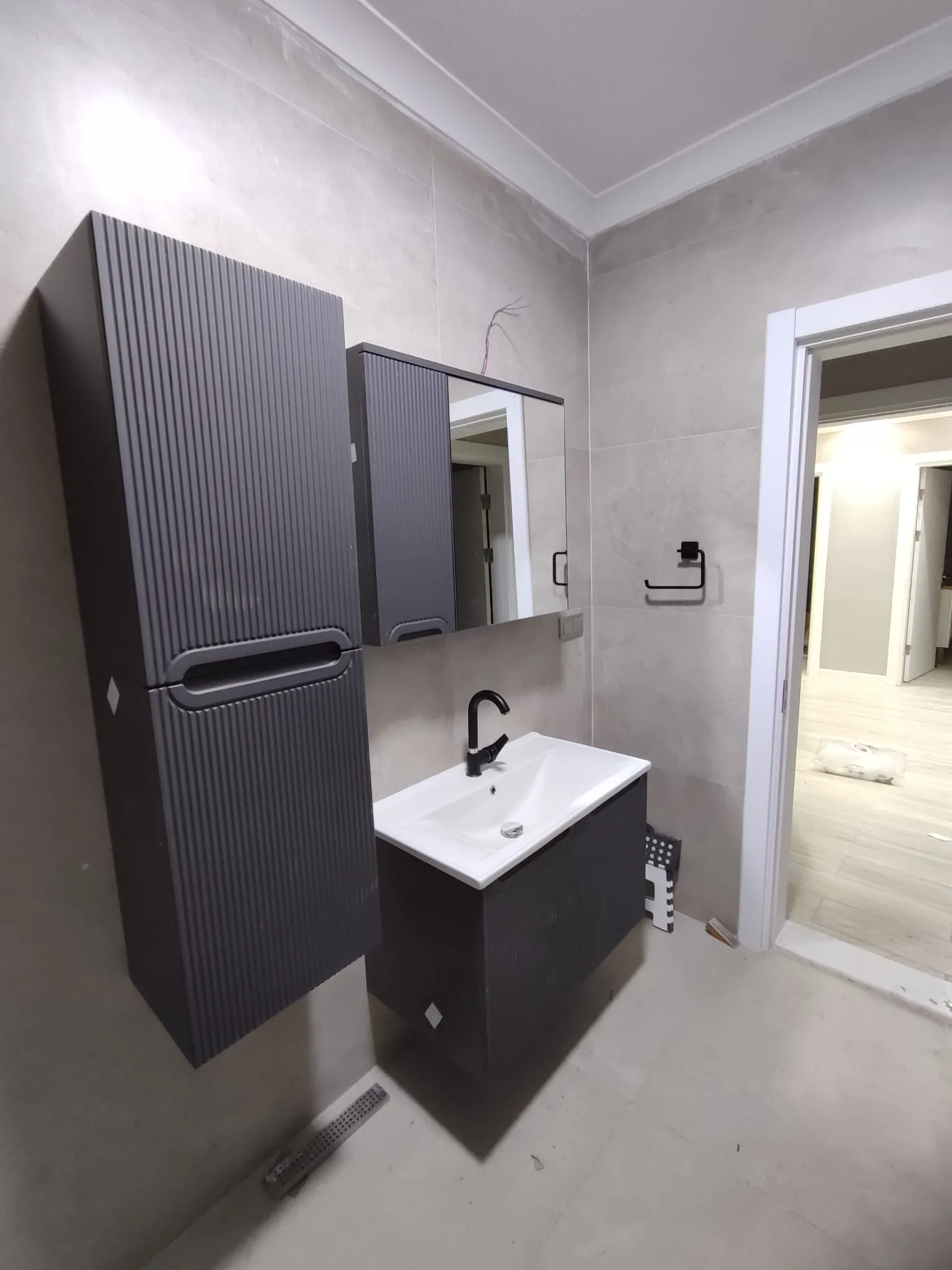 Antrasit Gri Banyo Dolabı Seti